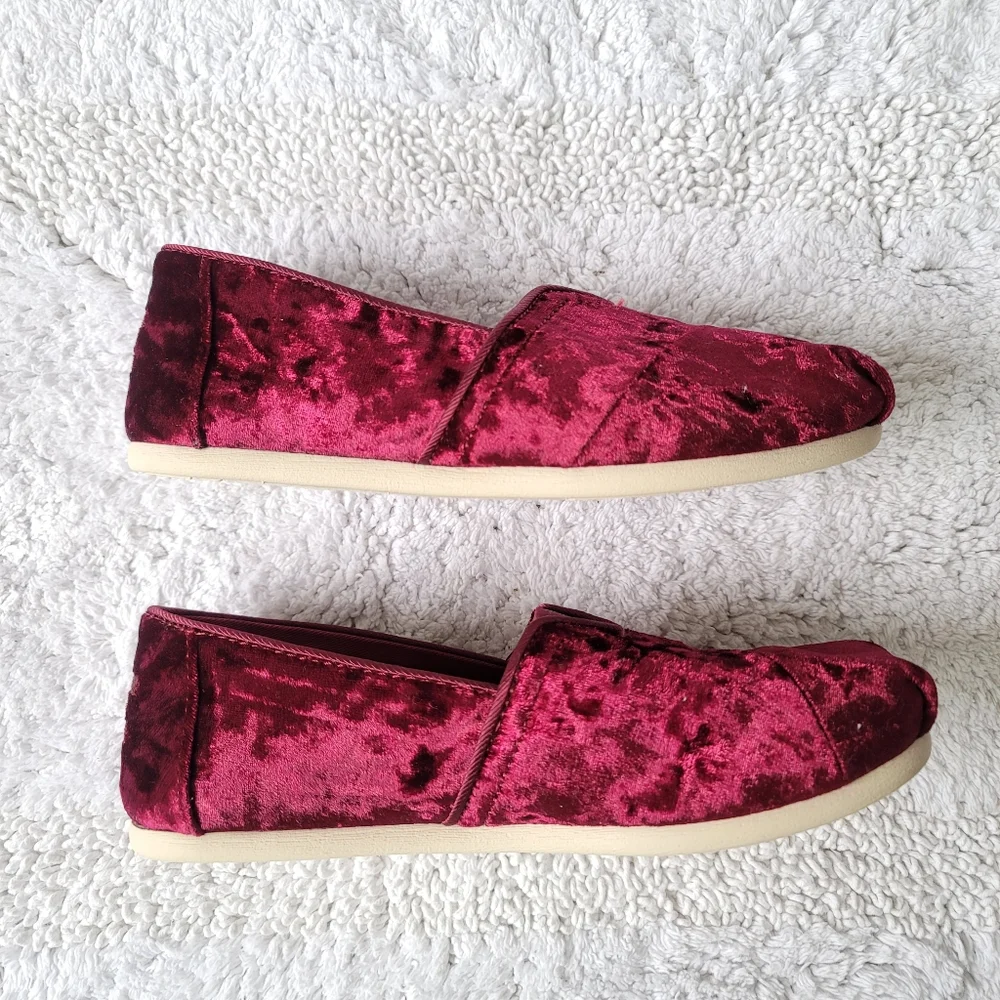 TOMS Women cherry Red Velvet Alpargata Slip on - Picture 2 of 6